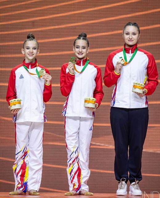 Cine Sunt Gimnastele De Aur Ale României Care Au Urcat Pe Cea Mai Înaltă Treaptă A Podiumului La Campionatele Europene De La Budapesta? — „Ce Fete Talentate Și Muncitoare, Alături De O Antrenoare Minunată!”