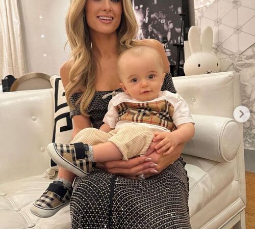 Paris Hilton vorbește despre suferința sa emoțională cauzată de comentariile dureroase referitoare la capul fiului său