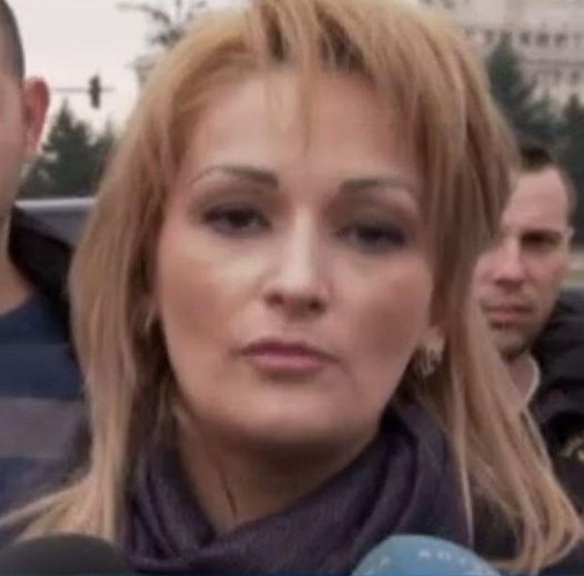 Cum arăta Gabriela Lucuțar în urmă cu câțiva ani. Regina Întunericului avea un look total diferit