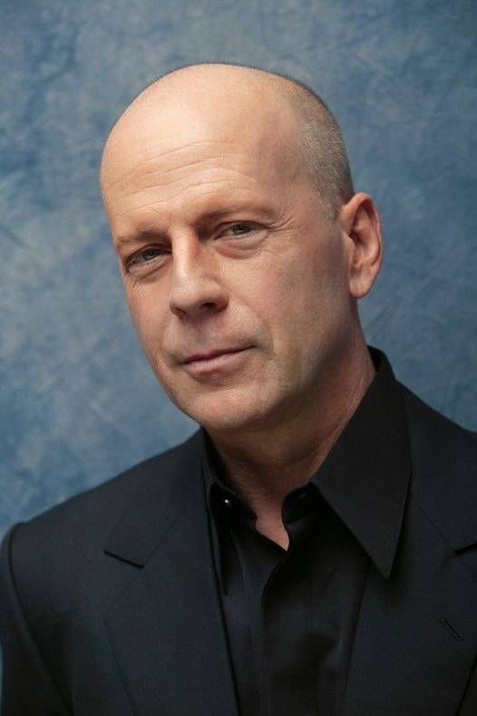 Hollywood-ul este alături de Bruce Willis după ce gigantul filmelor de acțiune s-a retras din actorie fiind diagnosticat cu demență frontotemporală