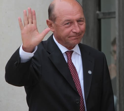 Traian Băsescu prima reacție după ce s-au anulat alegerile prezidențiale Cu siguranţă sunteţi mulţumiţi acum de tot dezastrul provocat