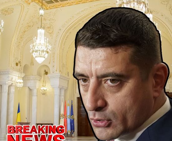 Circ la poarta Palatului Cotroceni. Simion a adus o dubă pentru Iohannis O puteţi vedea pentru mutări relocări debarasări