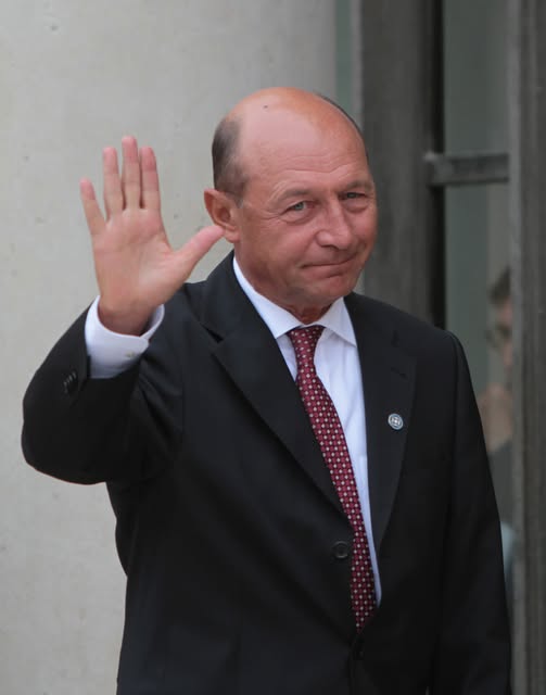 Traian Băsescu prima reacție după ce s-au anulat alegerile prezidențiale Cu siguranţă sunteţi mulţumiţi acum de tot dezastrul provocat