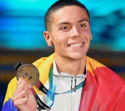 David Popovici a vorbit în premieră despre performanța sa de excepție la Campionatele Europene de Natație unde a câștigat medalia de aur la proba de 100 de metri liber.