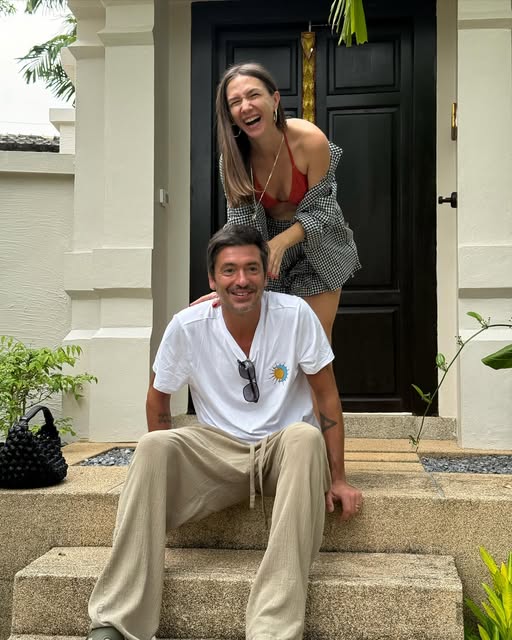 Adela Popescu i-a făcut o surpriză lui Radu Vâlcan și a plecat în Thailanda acolo unde el filmează. Toate bune și frumoase până în momentul în care vedeta a primit